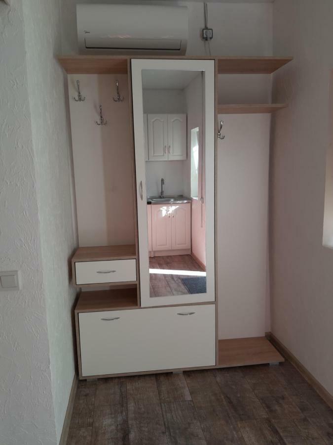 Ferienwohnung Новая Квартира Odessa Exterior foto